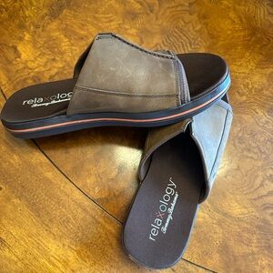 Tommy Bahama Relaxology Brown Slide Sandals